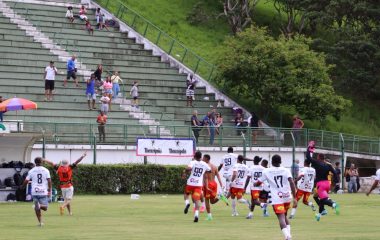 Com emoção! Roma garante vaga na decisão adulta